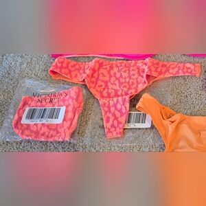 Victoria Secret Very Sexy Thongs Pair-Medium-NWT- Orange Leopard print w/ Pink
